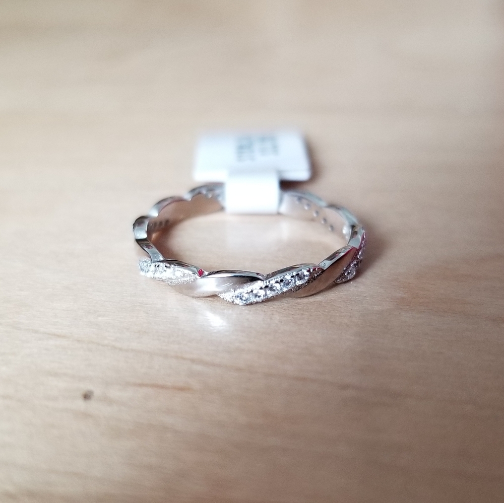 925 Sterling Silver Eternity Twist Band